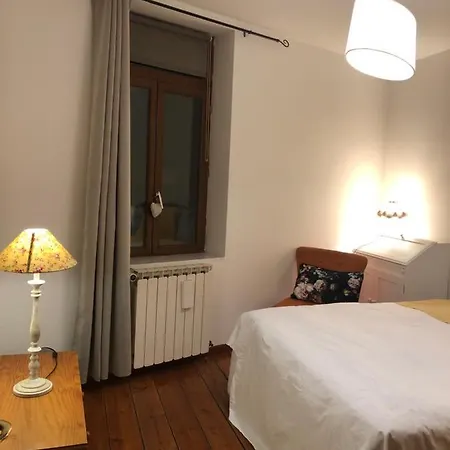 Casa Isabel Dias *